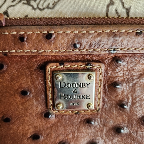 VINTAGE BROWN DOONEY & BOURKE OSTRICH LEATHER WRISTLET - Picture 3 of 6